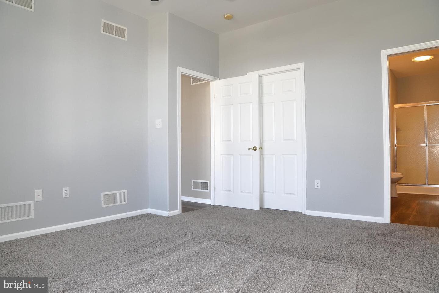 9 York Court photo 22