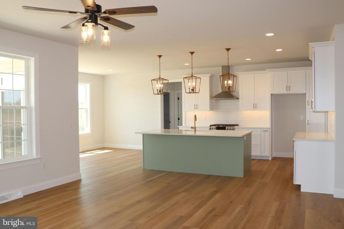 1025 Strafford Place #56 photo 8