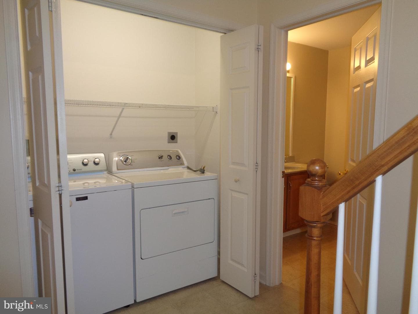142 Langley Square photo 15