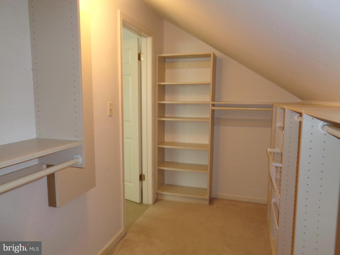 142 Langley Square photo 22