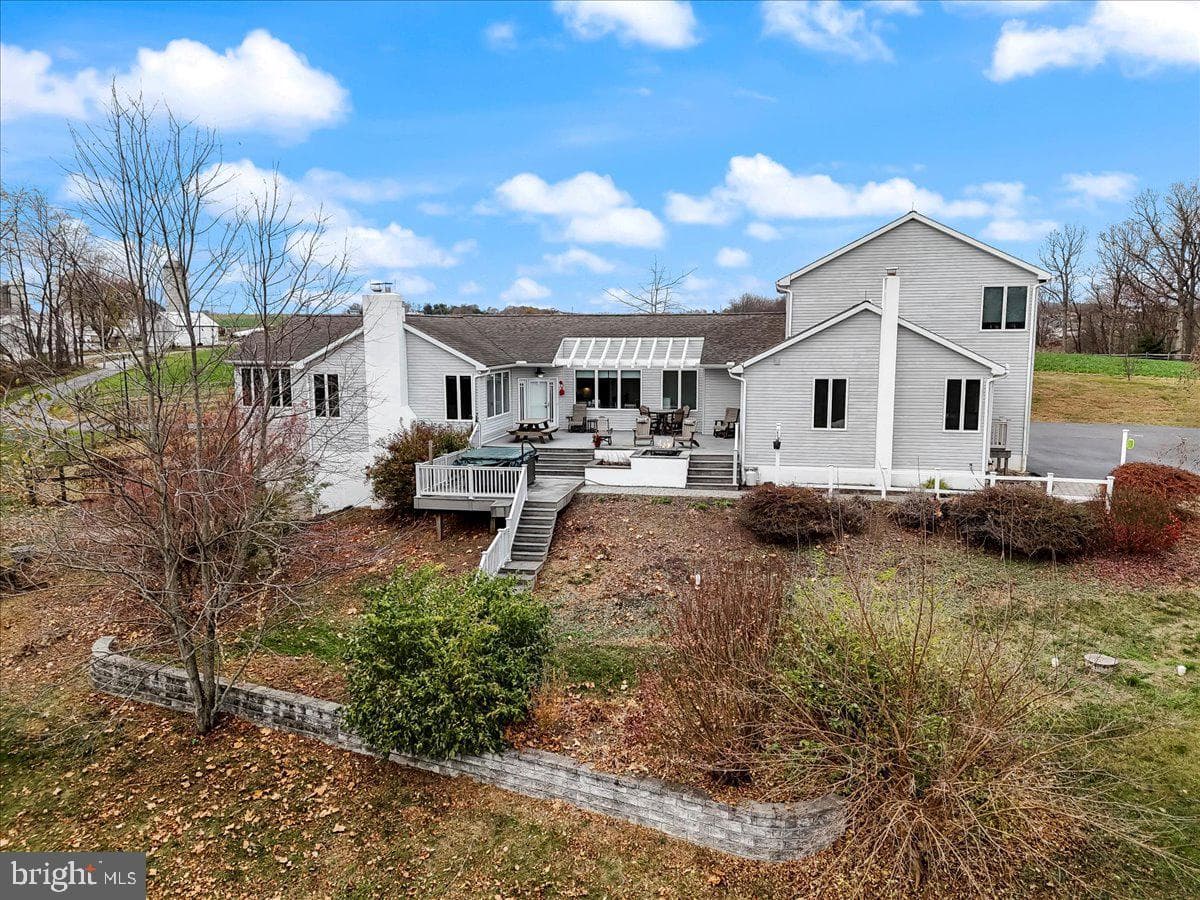 376 Cooper Drive photo 3