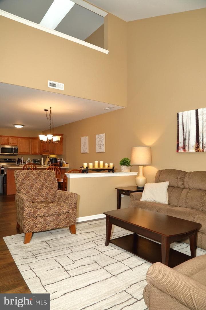 3 York Court photo 7