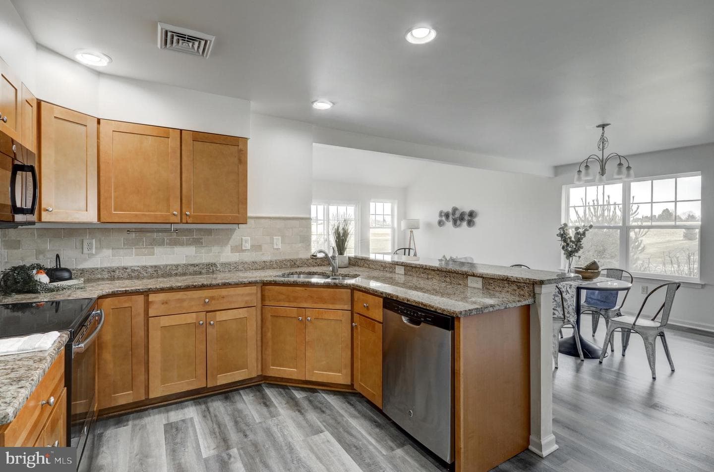 413 Pratt Circle photo 5