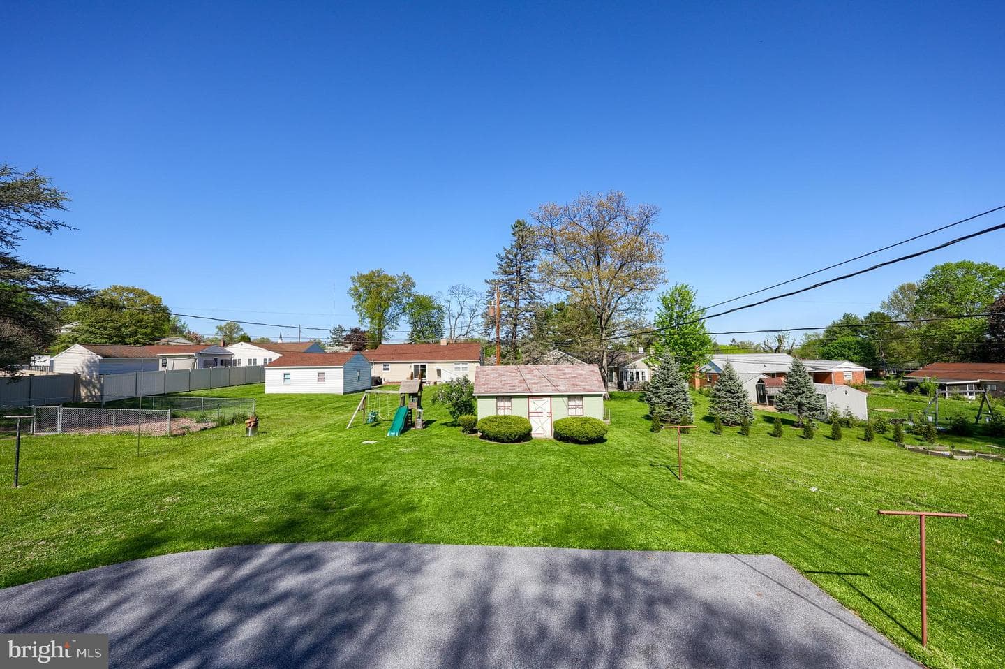 525 Highlawn Avenue photo 30