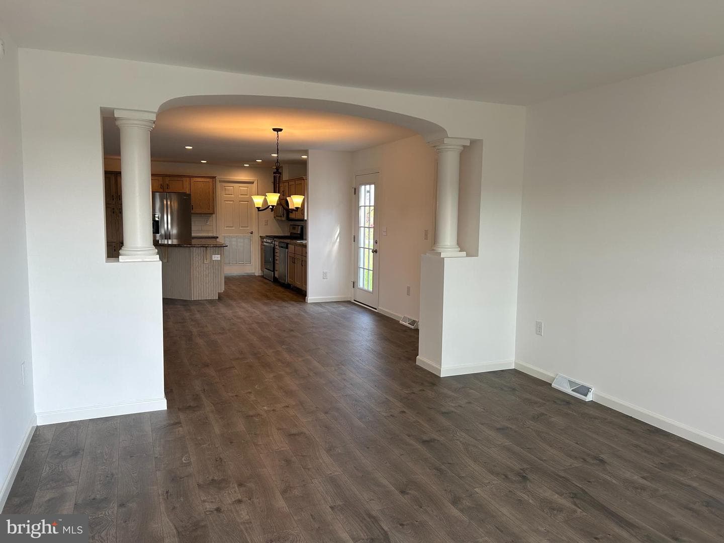 466 Eastwood Lane photo 3