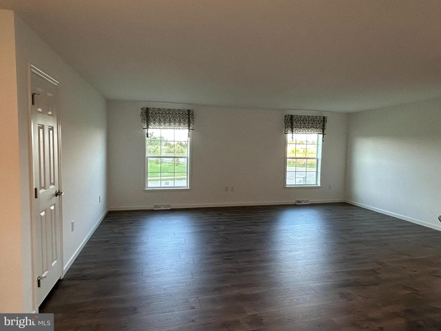 466 Eastwood Lane photo 9