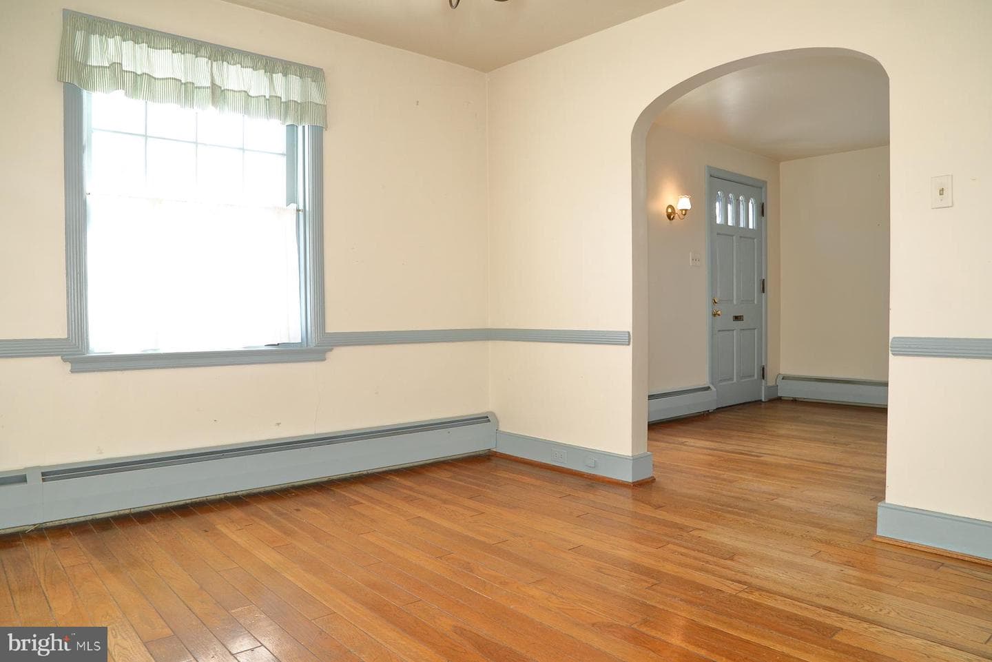 611 E College Avenue photo 10