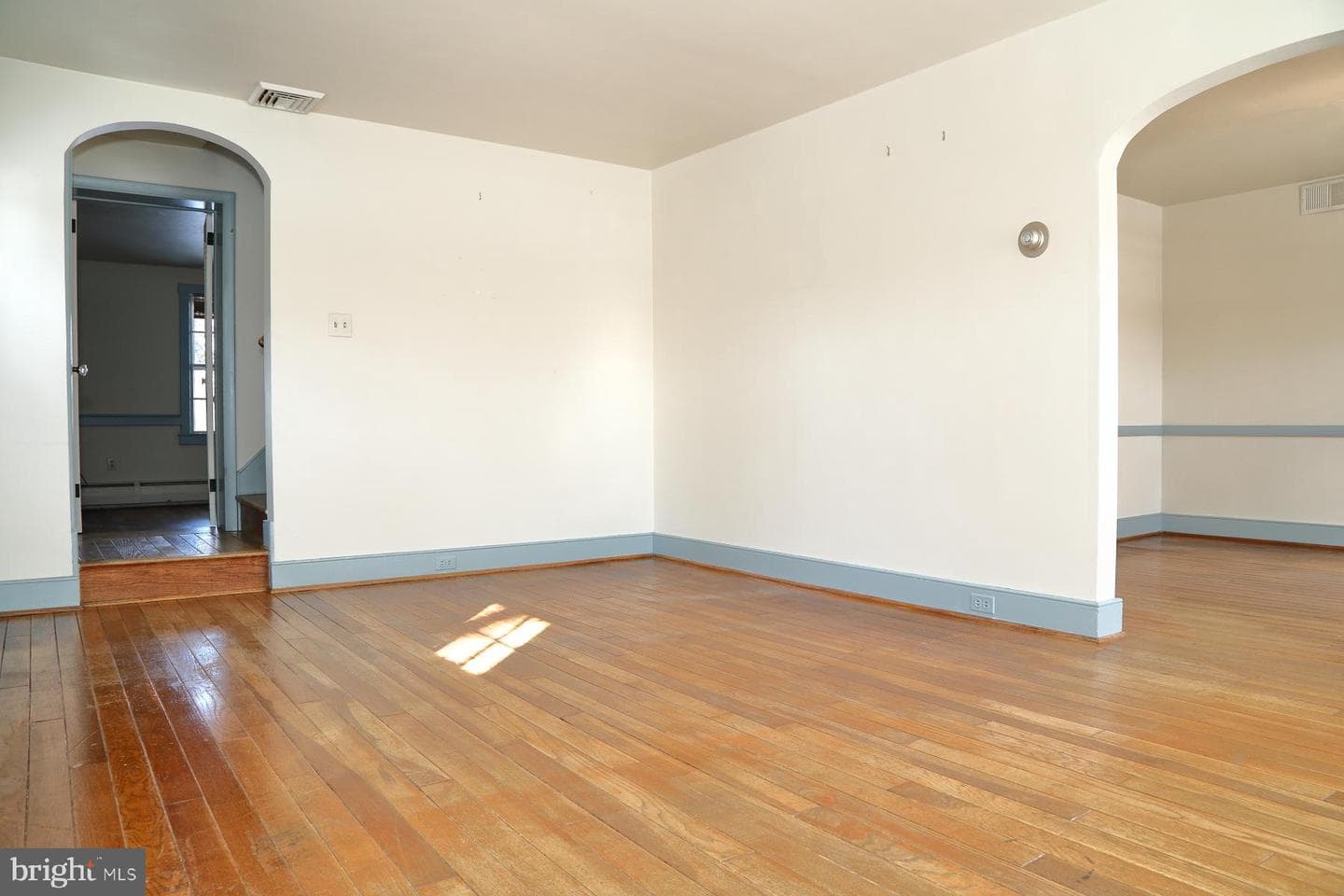 611 E College Avenue photo 5