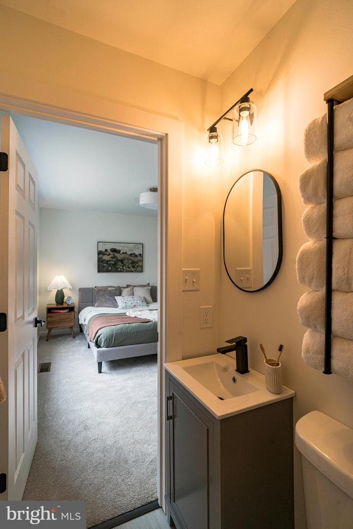 151 Nicholas Road photo 26