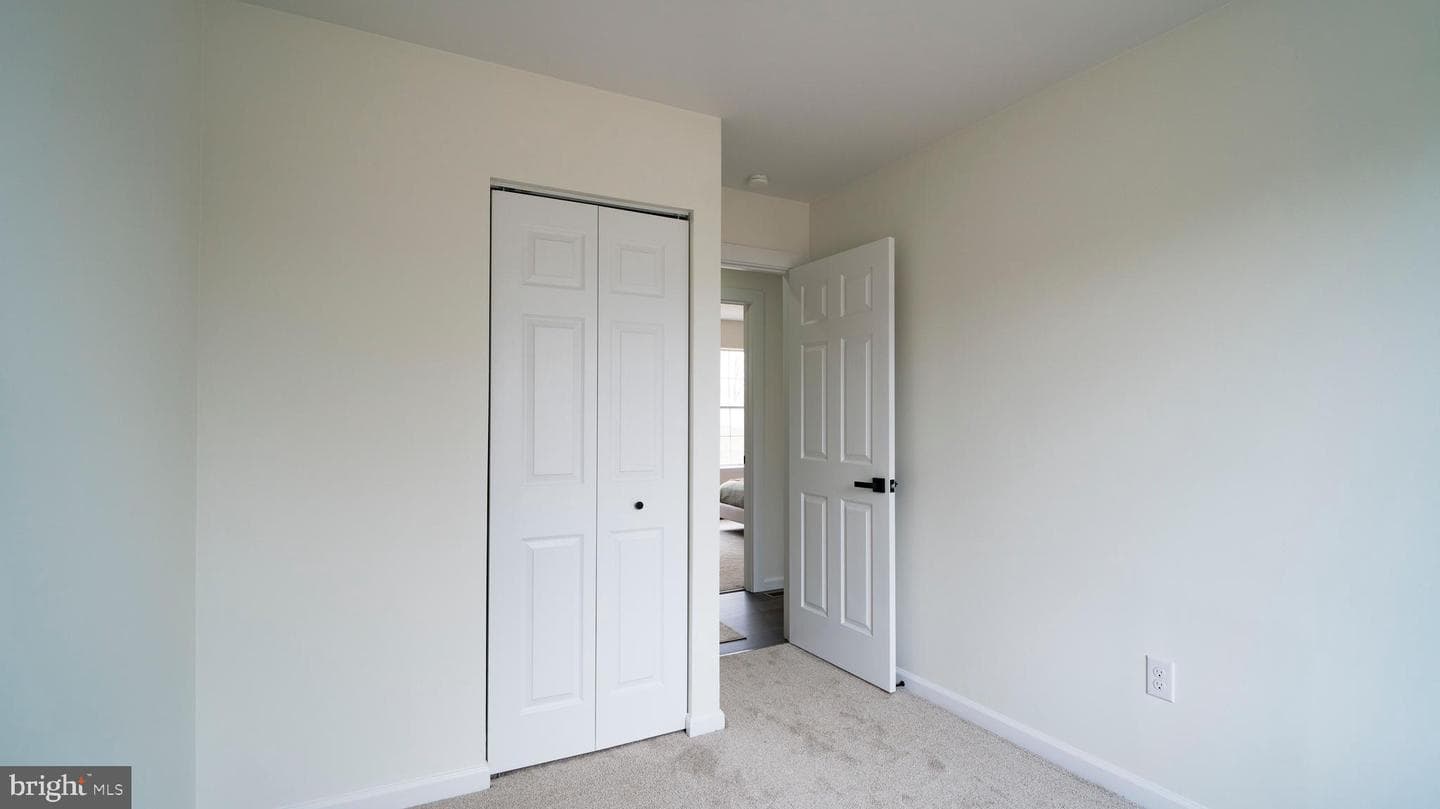 151 Nicholas Road photo 33