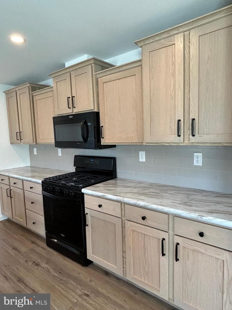 410 Eastwood Lane photo 8