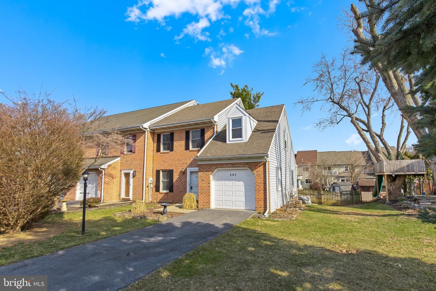 247 Huntington Drive photo 1