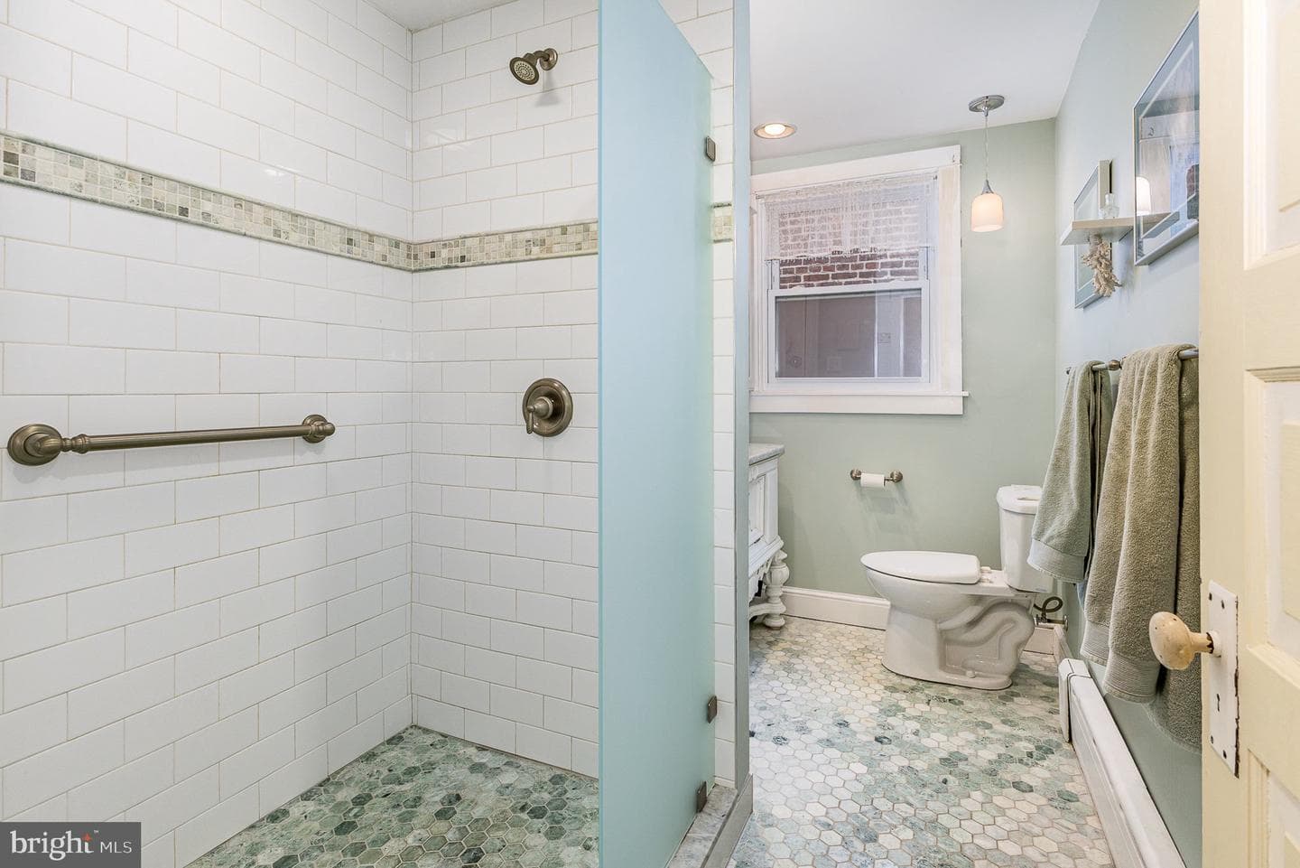 825 W Walnut Street photo 15