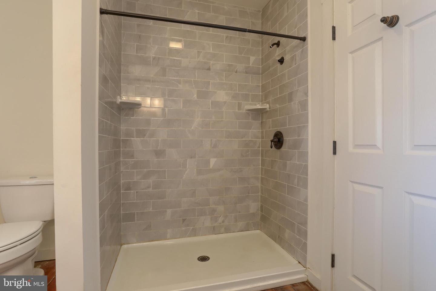 221 W Vine Street photo 23