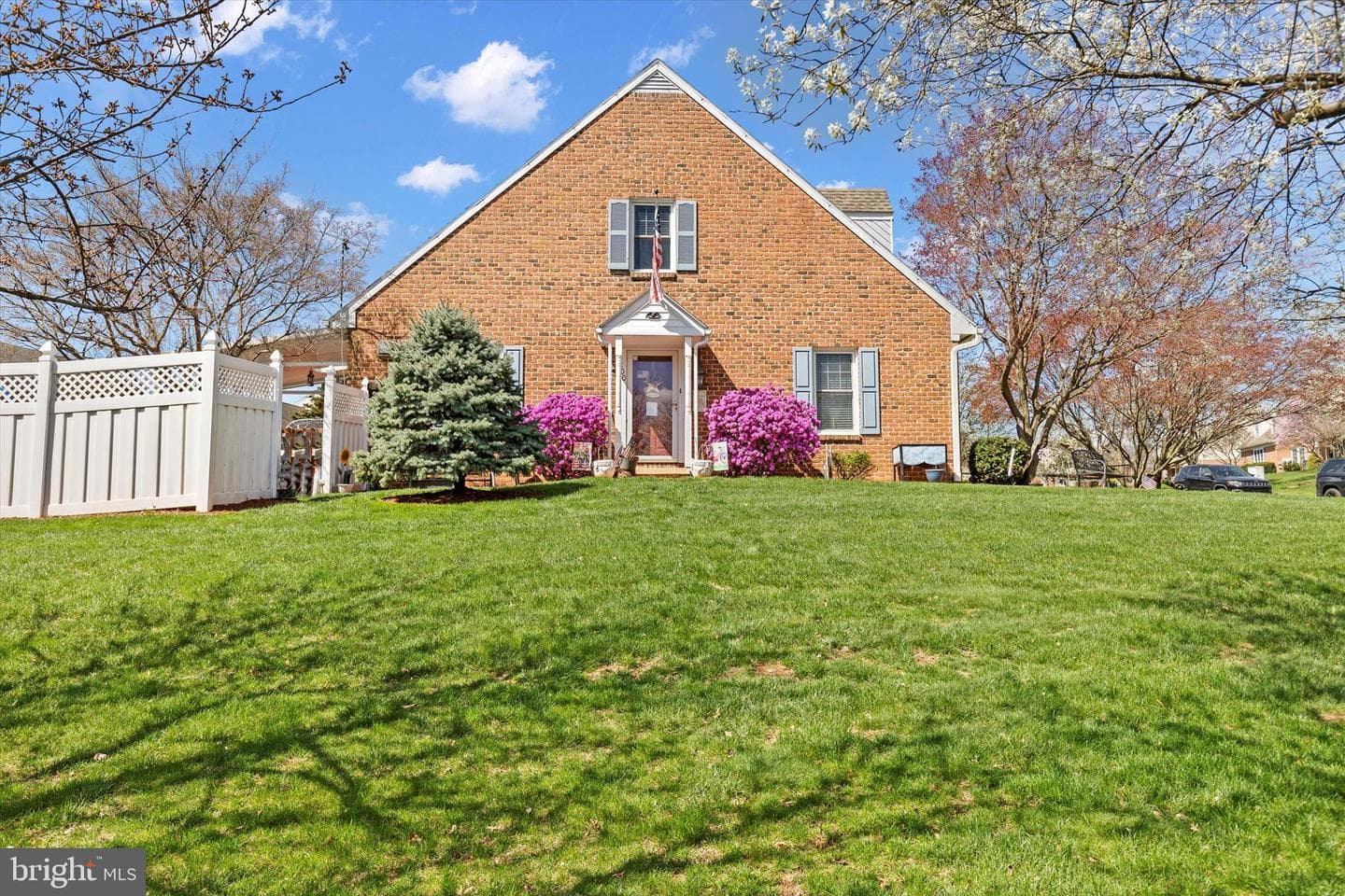 200 Huntington Drive photo 2