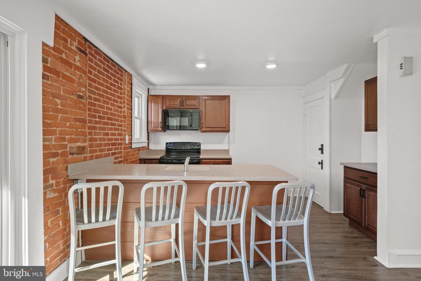 438 E Ross Street photo 11