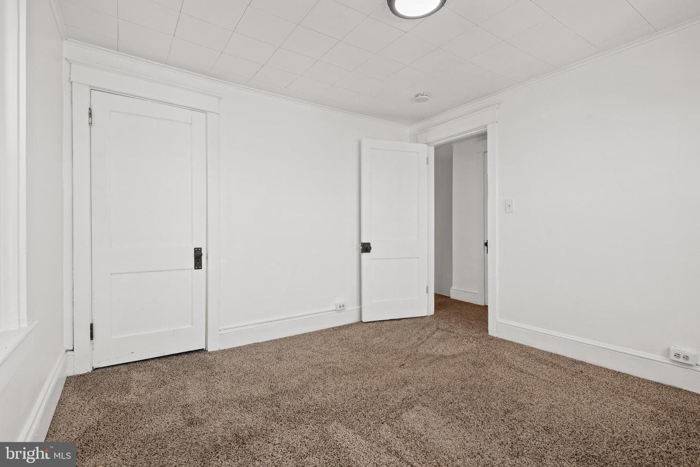 438 E Ross Street photo 17