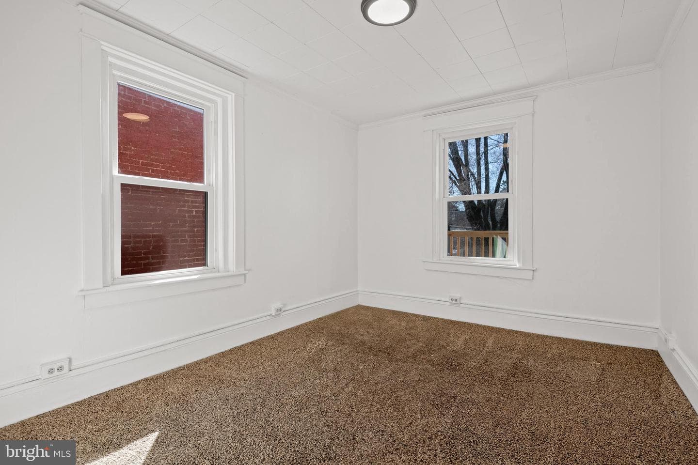 438 E Ross Street photo 18
