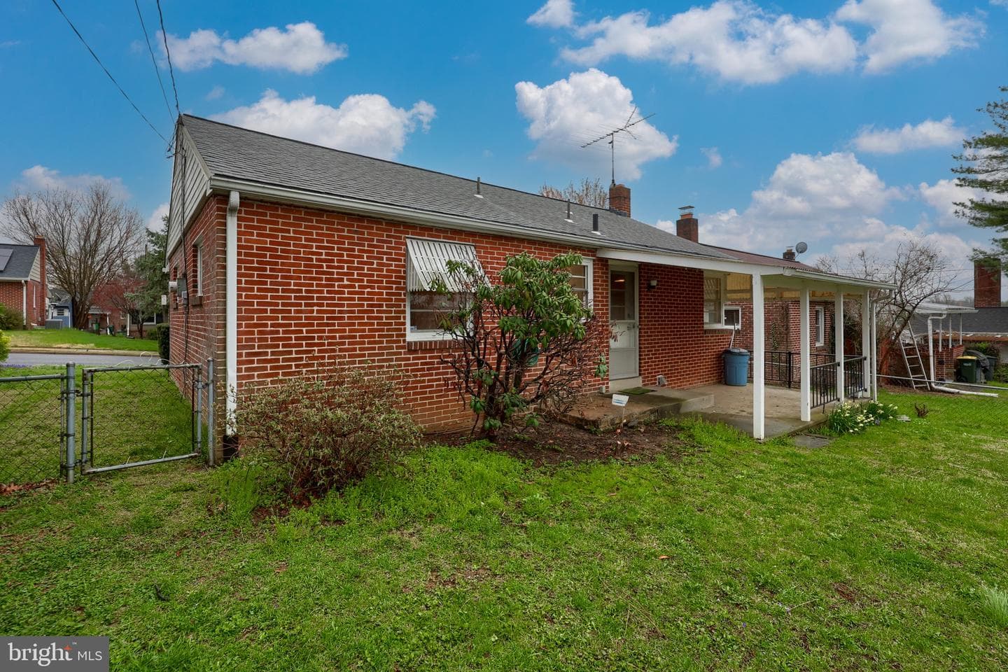 927 Rolridge Avenue photo 4
