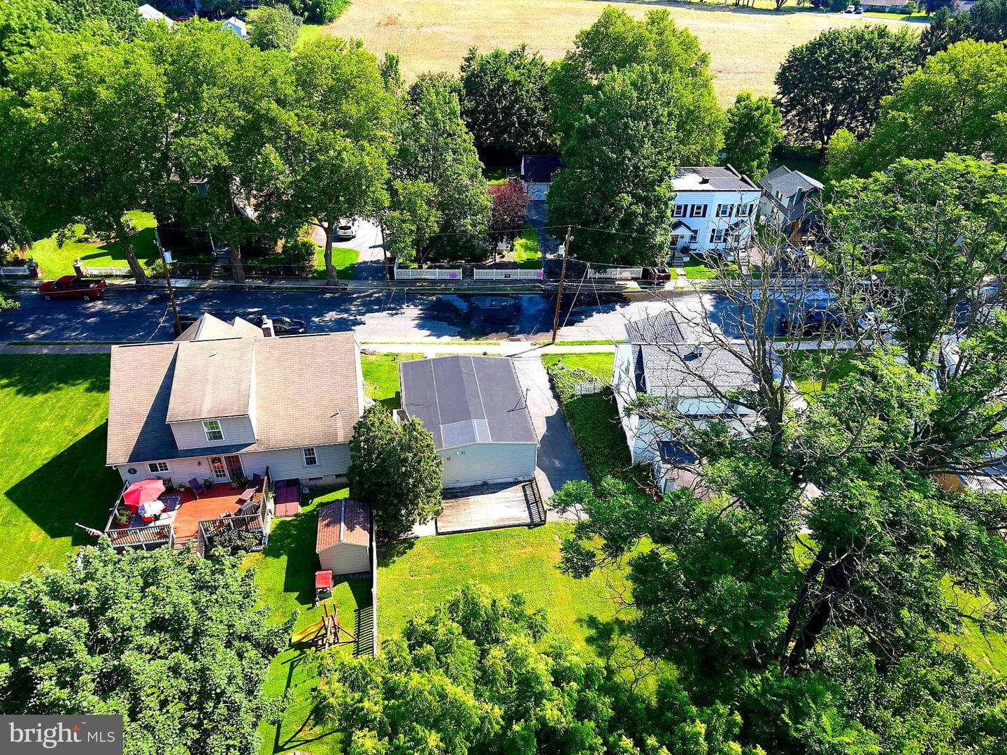 210 Noble Street photo 33