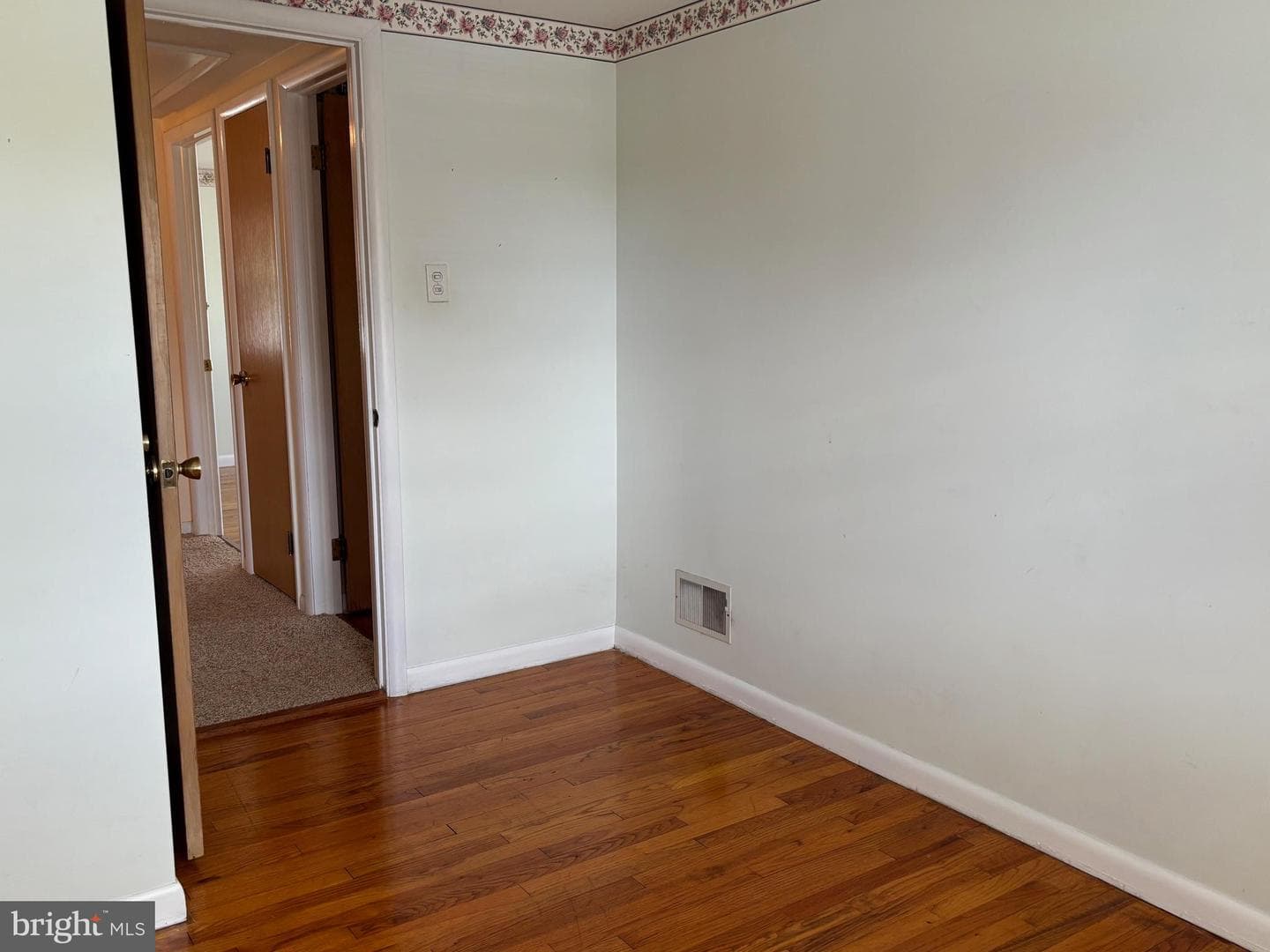 1819 Hemlock Road photo 27