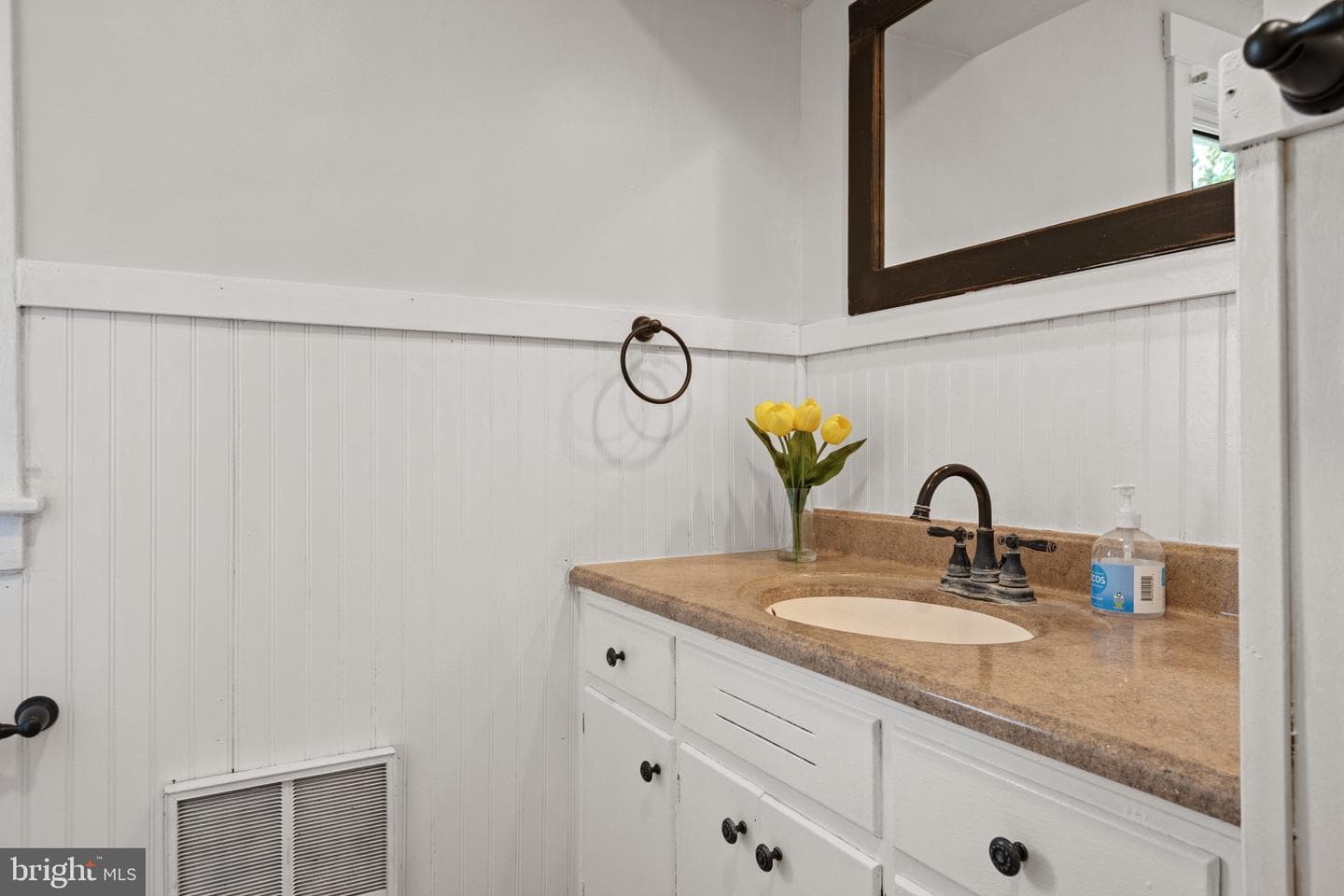 109 S Hazel Street photo 35