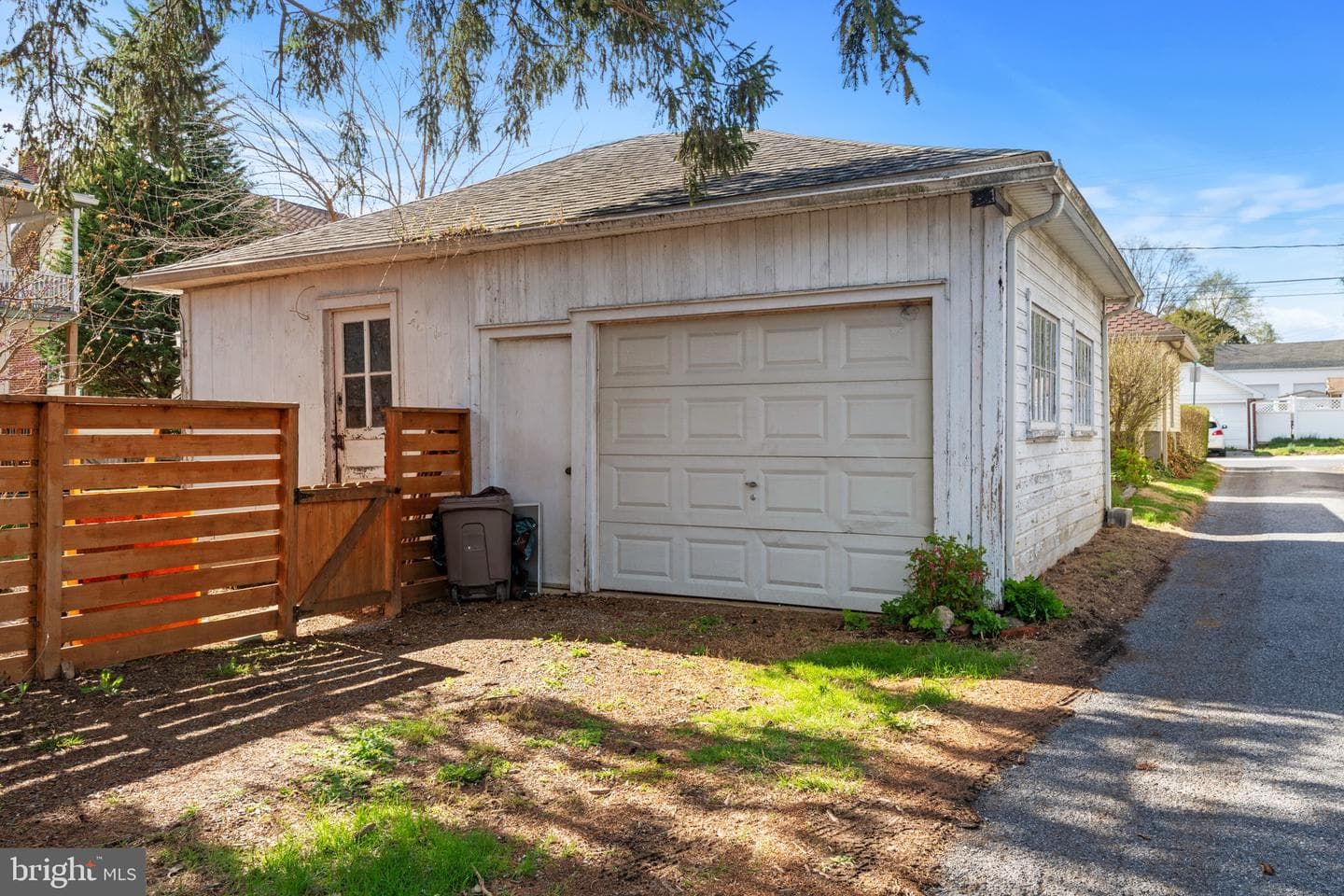 109 S Hazel Street photo 43