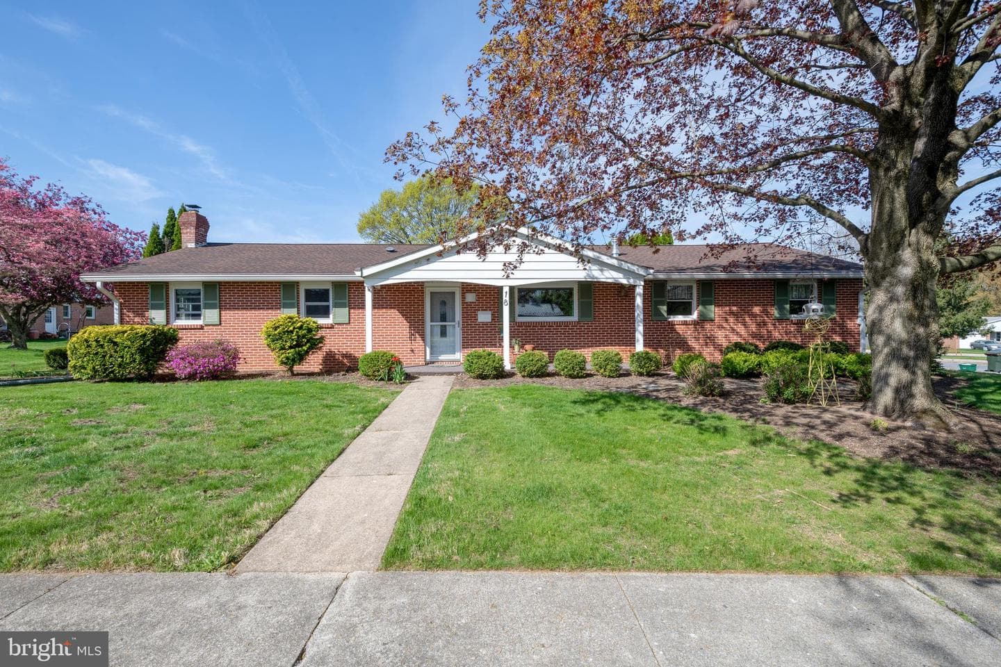 18 Oaklawn Boulevard photo 2