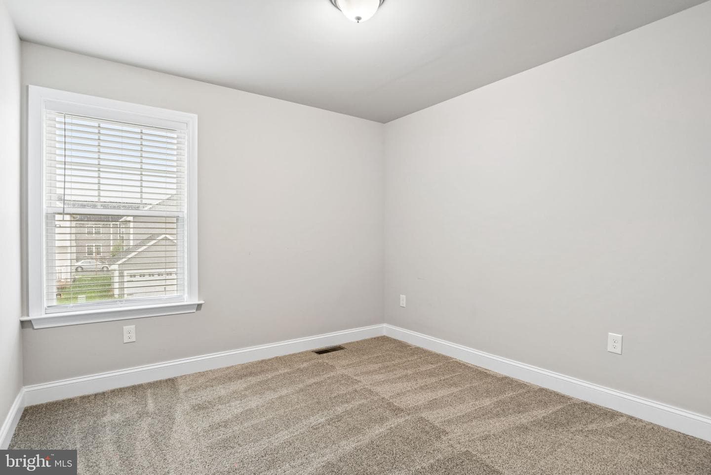 33 Coastal Avenue photo 43