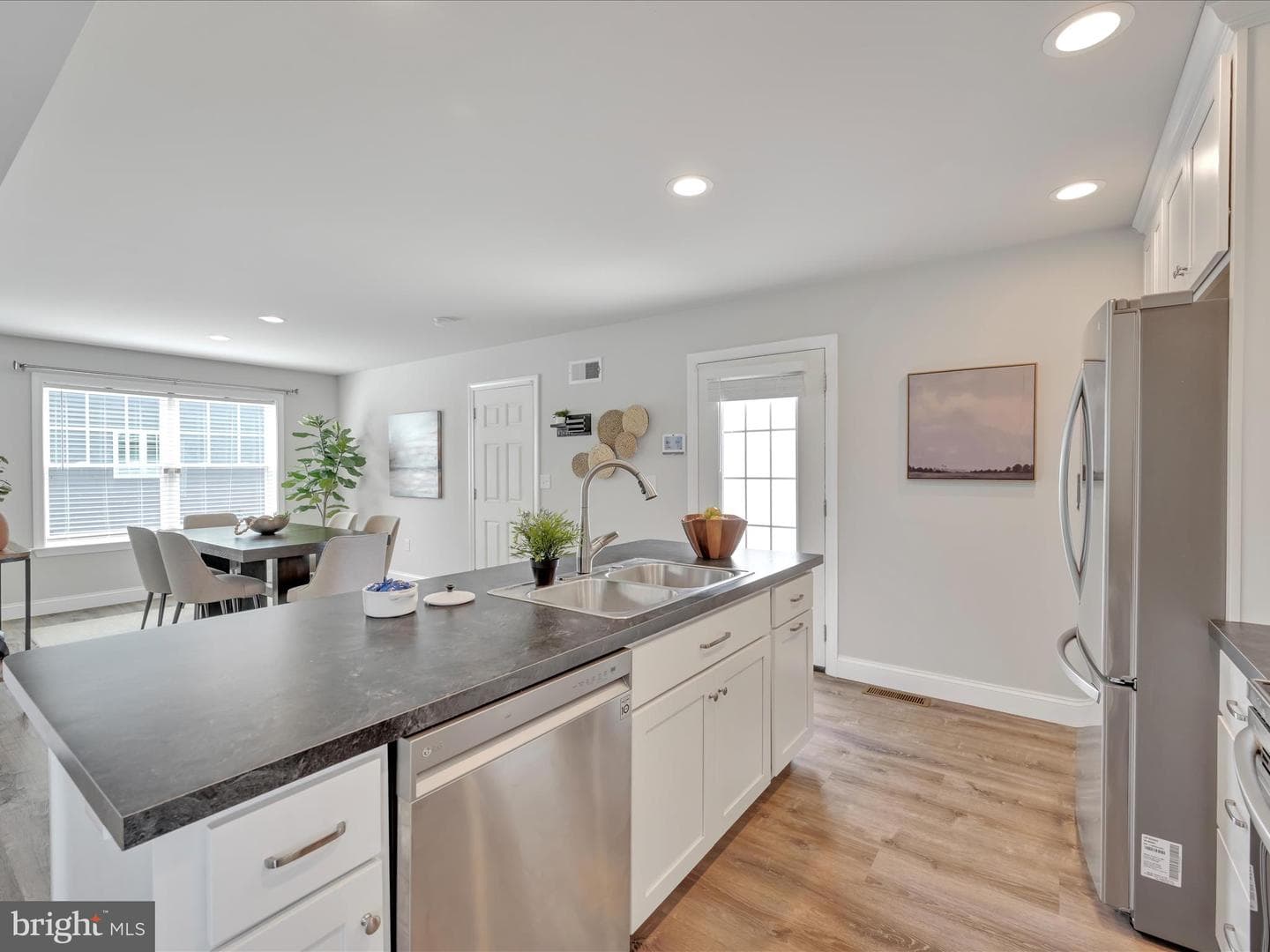 33 Coastal Avenue photo 70