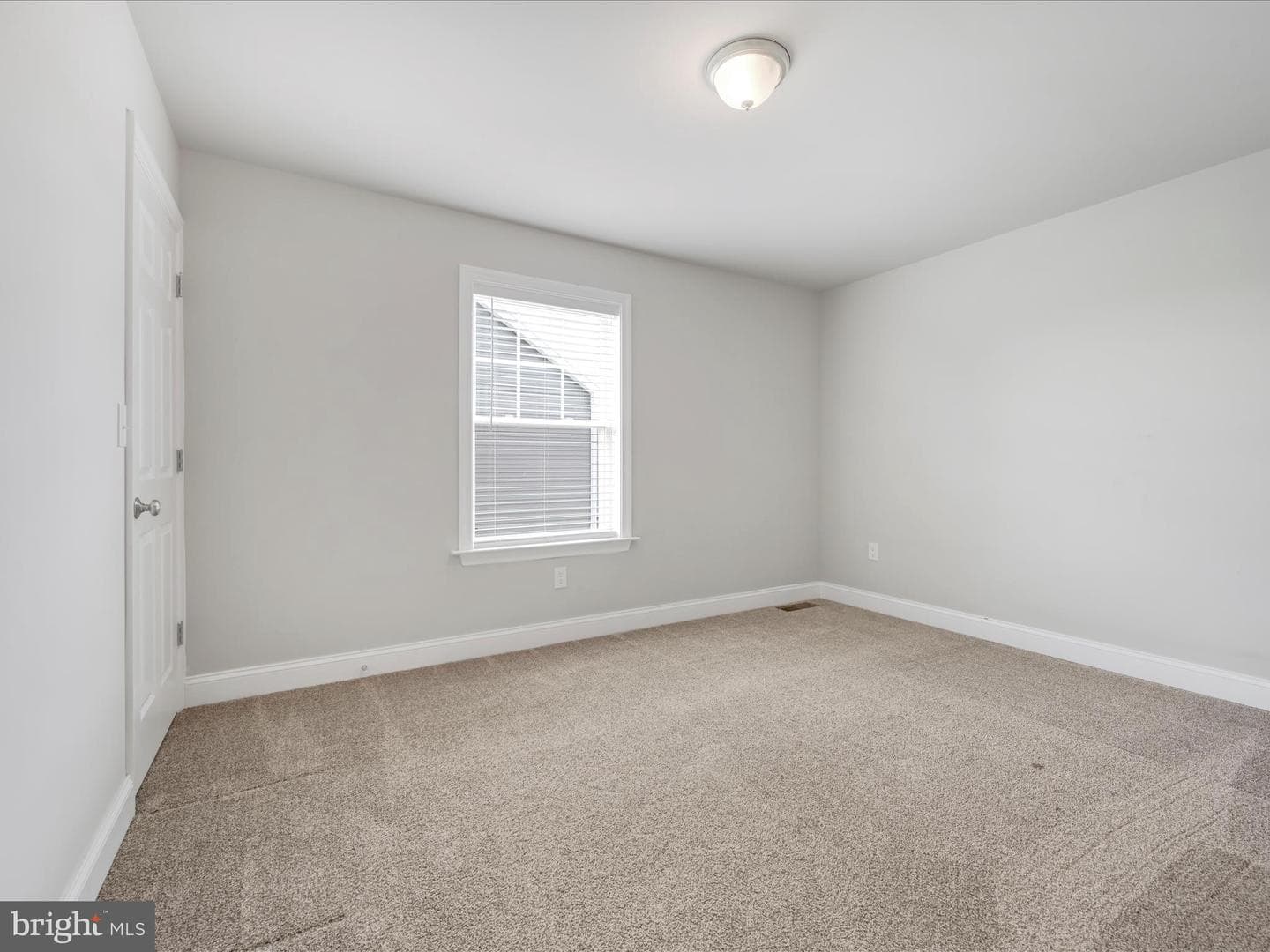 33 Coastal Avenue photo 79