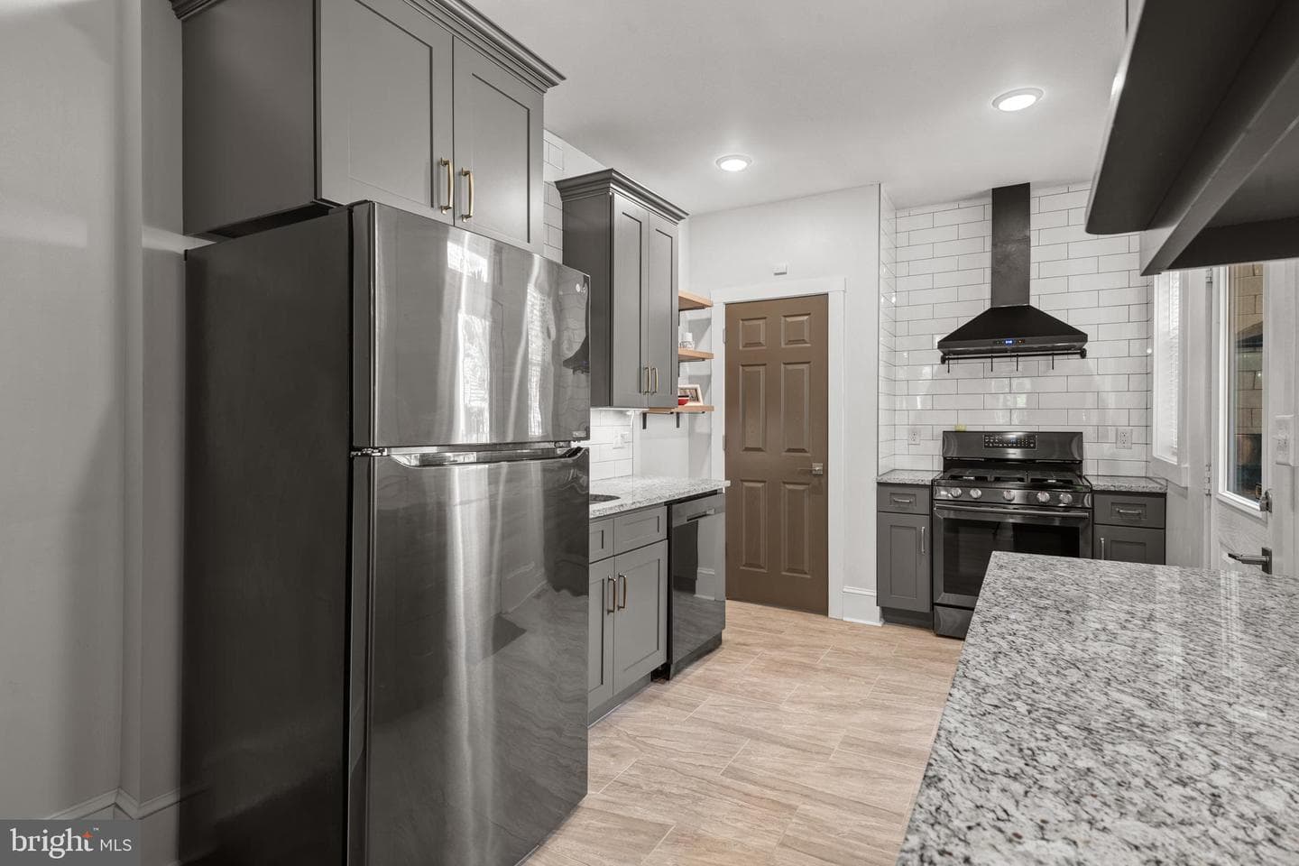 345 E Ross Street photo 14