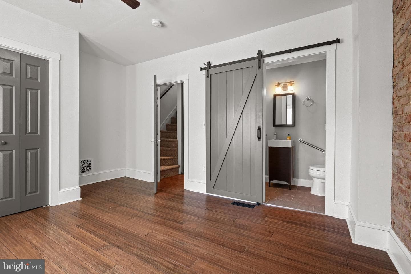 345 E Ross Street photo 23