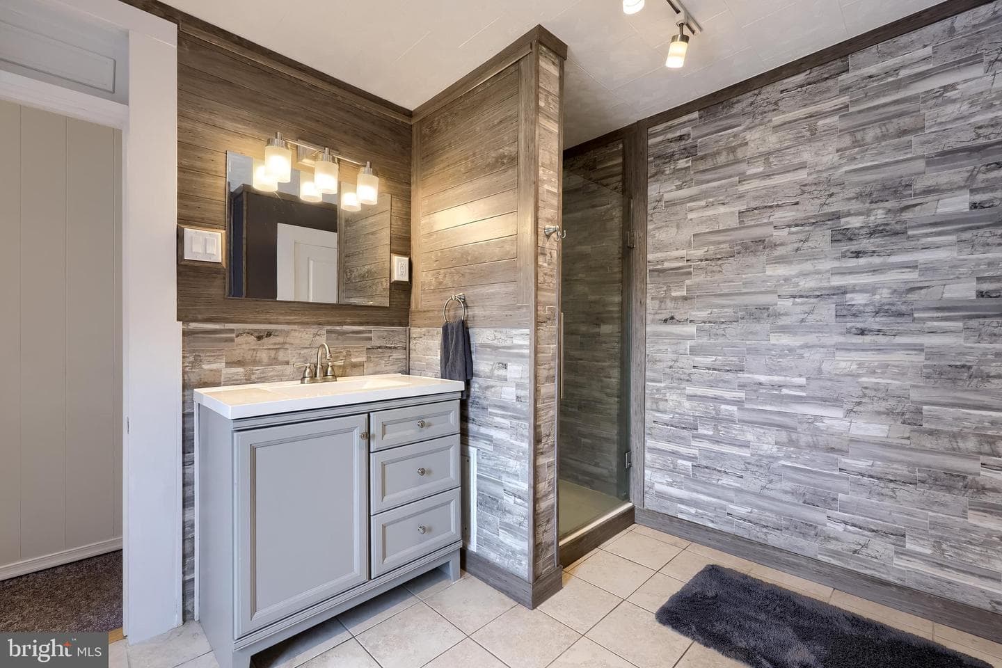 114 Walnut Street photo 13