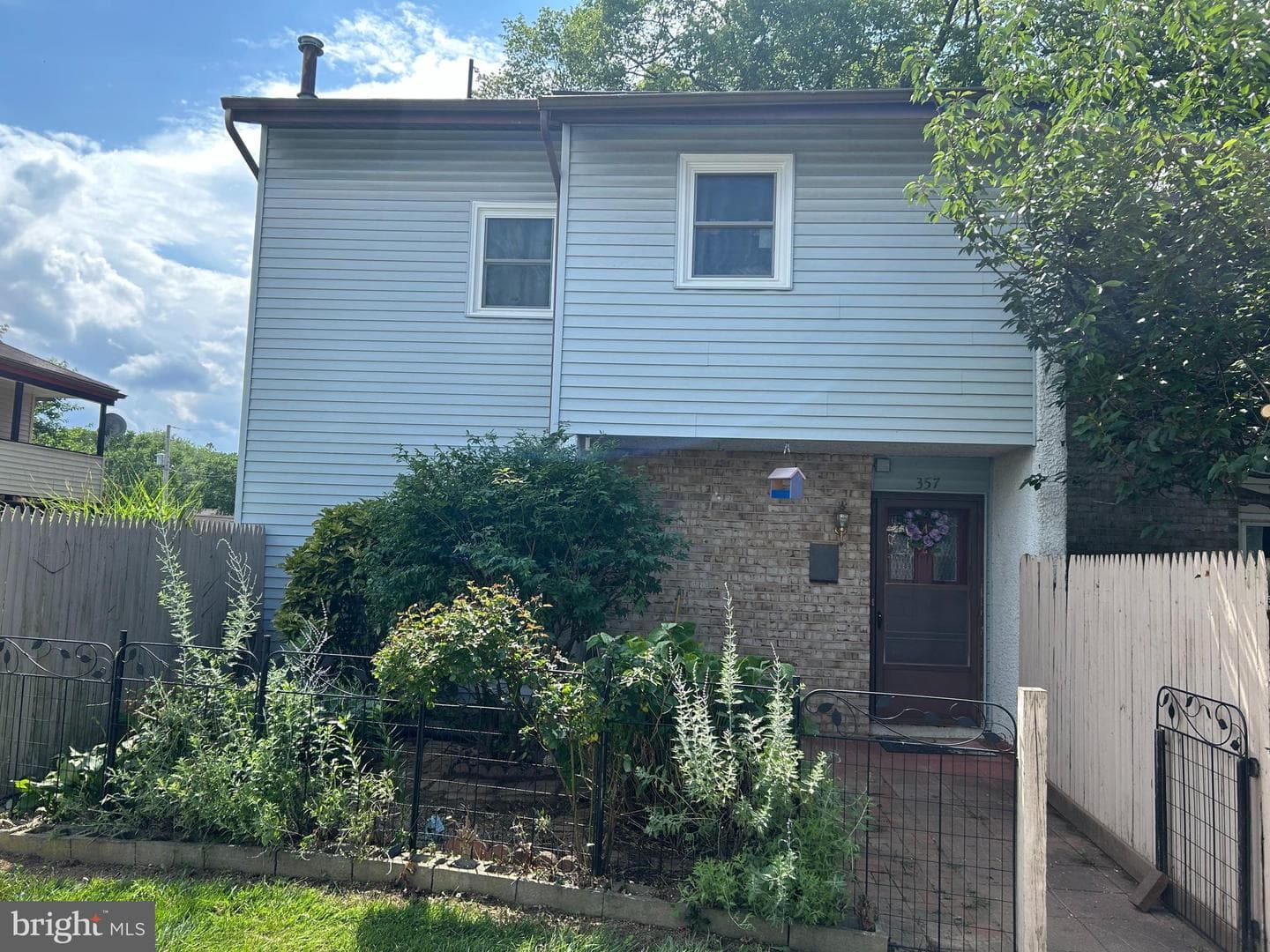357 Greenland Drive photo 2