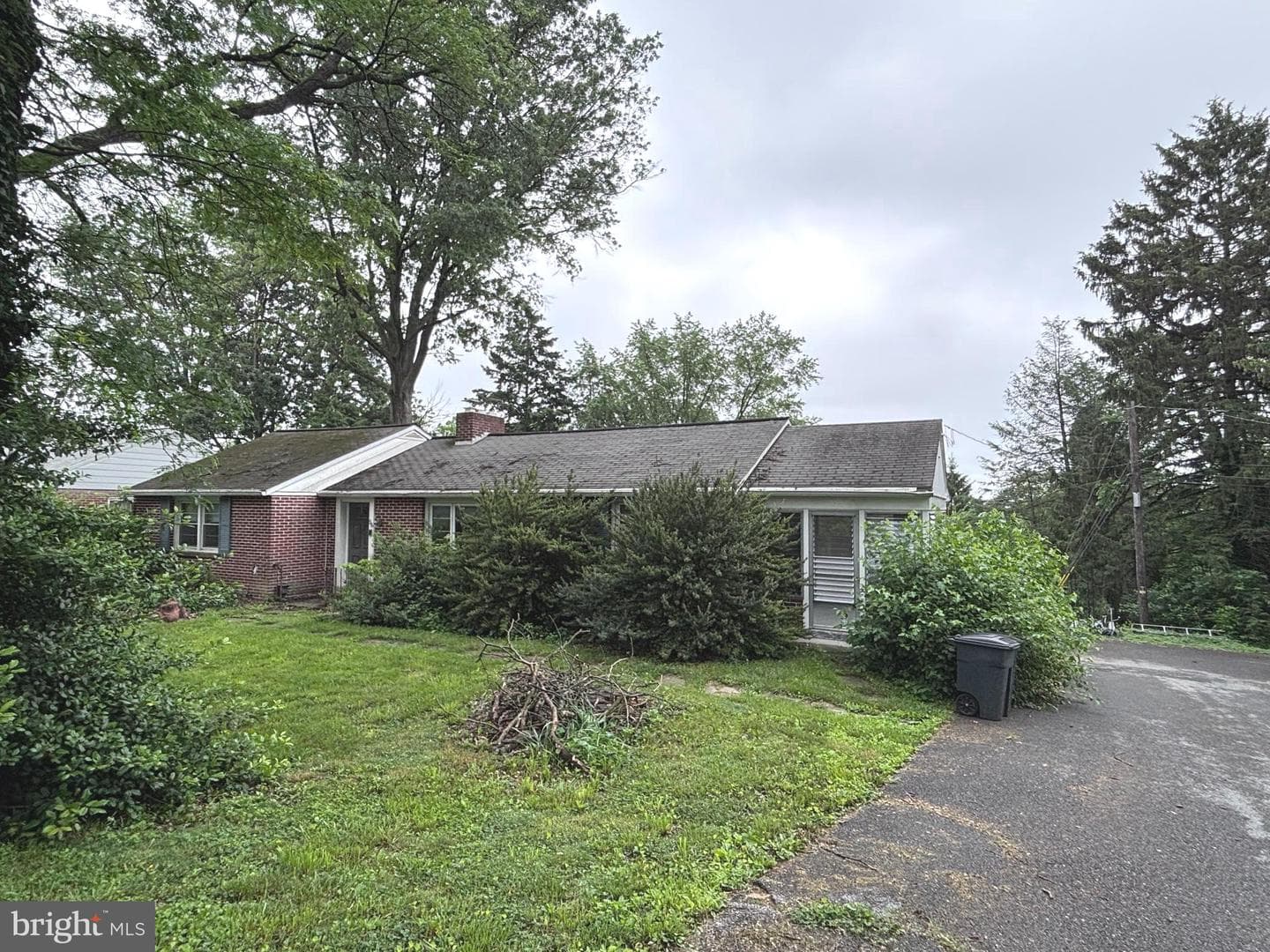 56 Peacock Drive photo 1