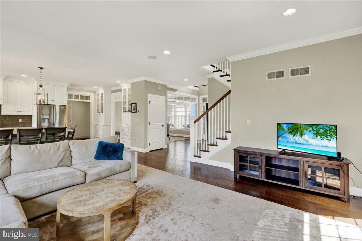 464 Greenhedge Drive photo 11