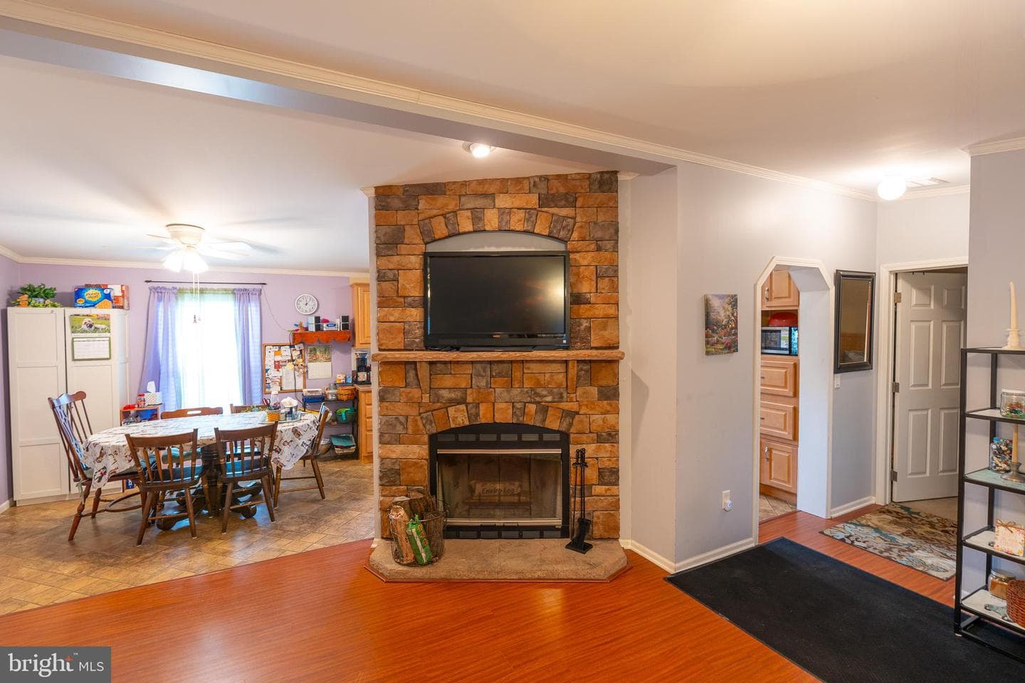 688 Hopeland Road photo 10