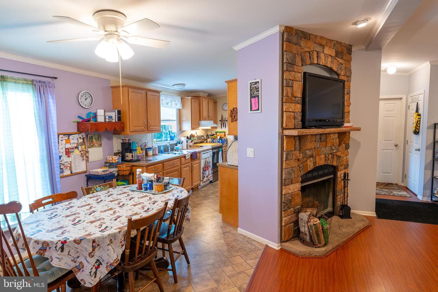 688 Hopeland Road photo 11