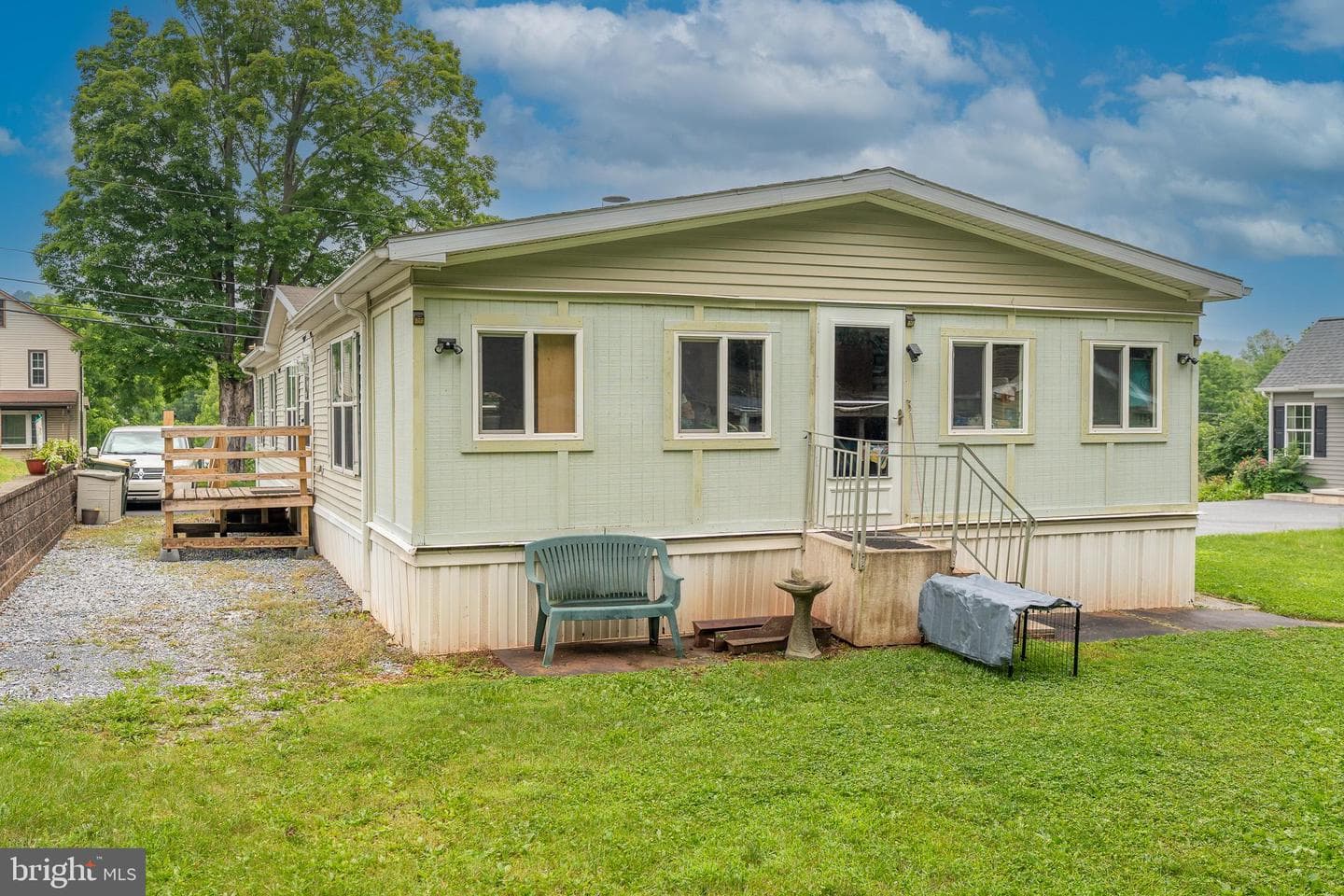 688 Hopeland Road photo 5