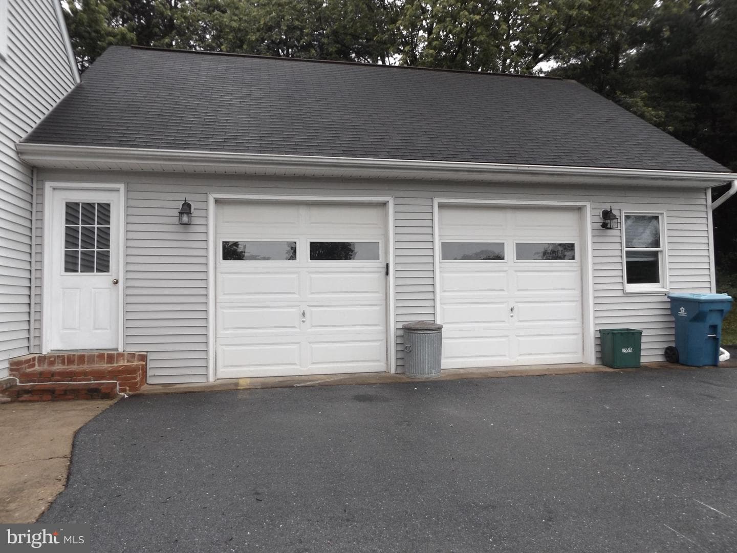 67 Angela Drive photo 3