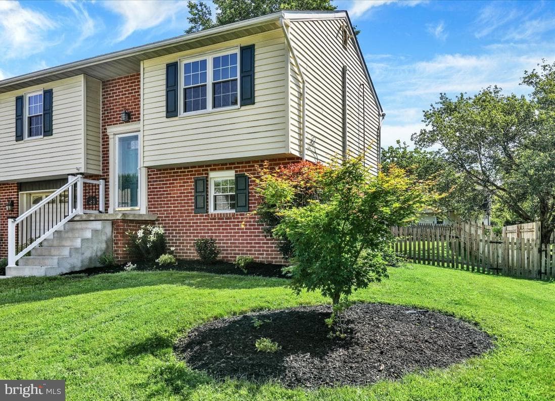 483 Crosswinds Drive photo 2