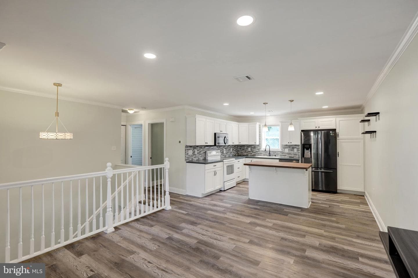 483 Crosswinds Drive photo 4