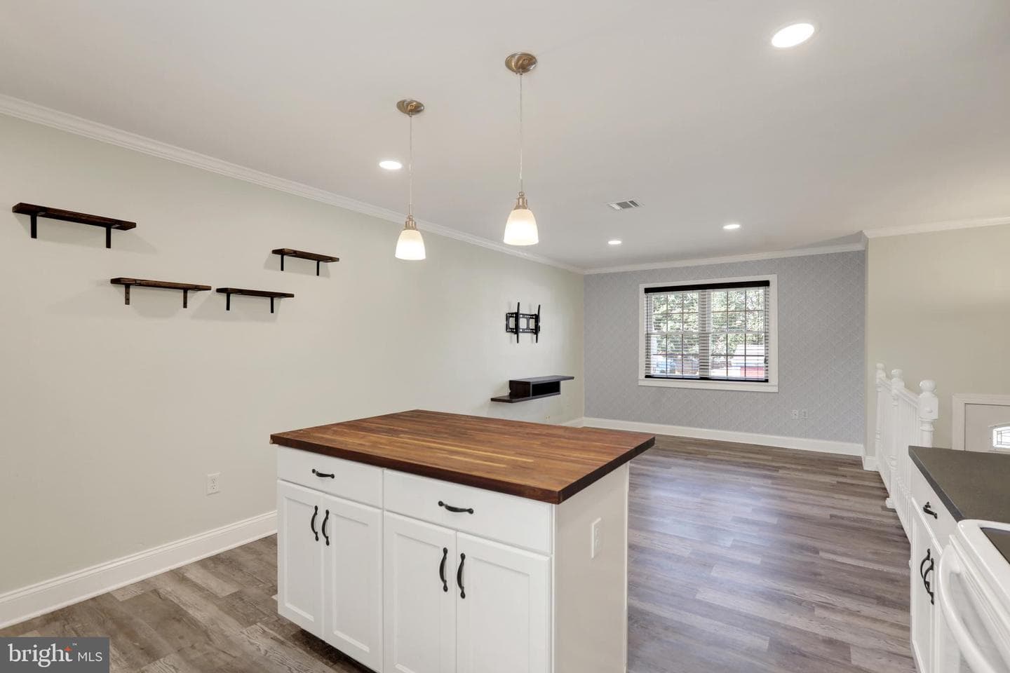 483 Crosswinds Drive photo 6
