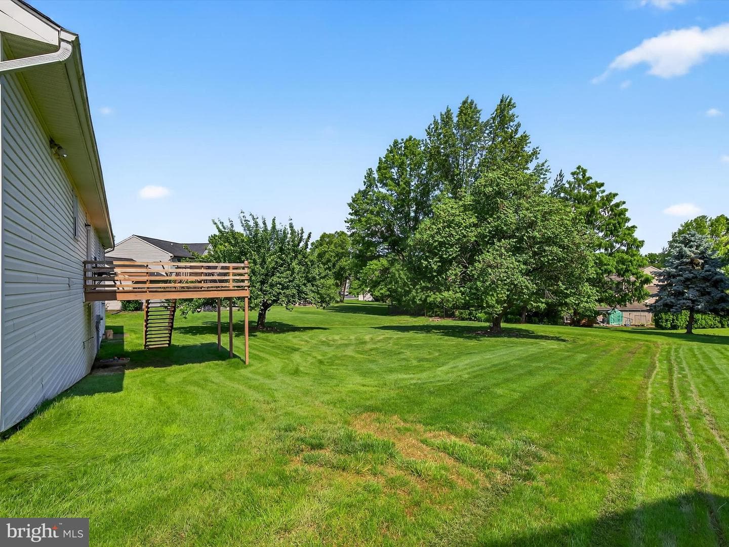 27 Diane Avenue photo 25