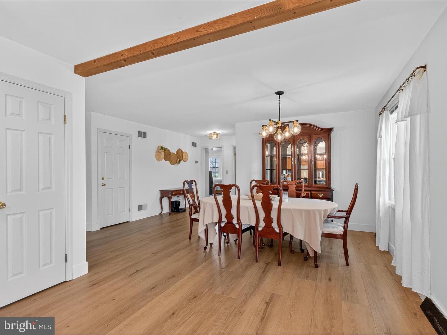27 Diane Avenue photo 9