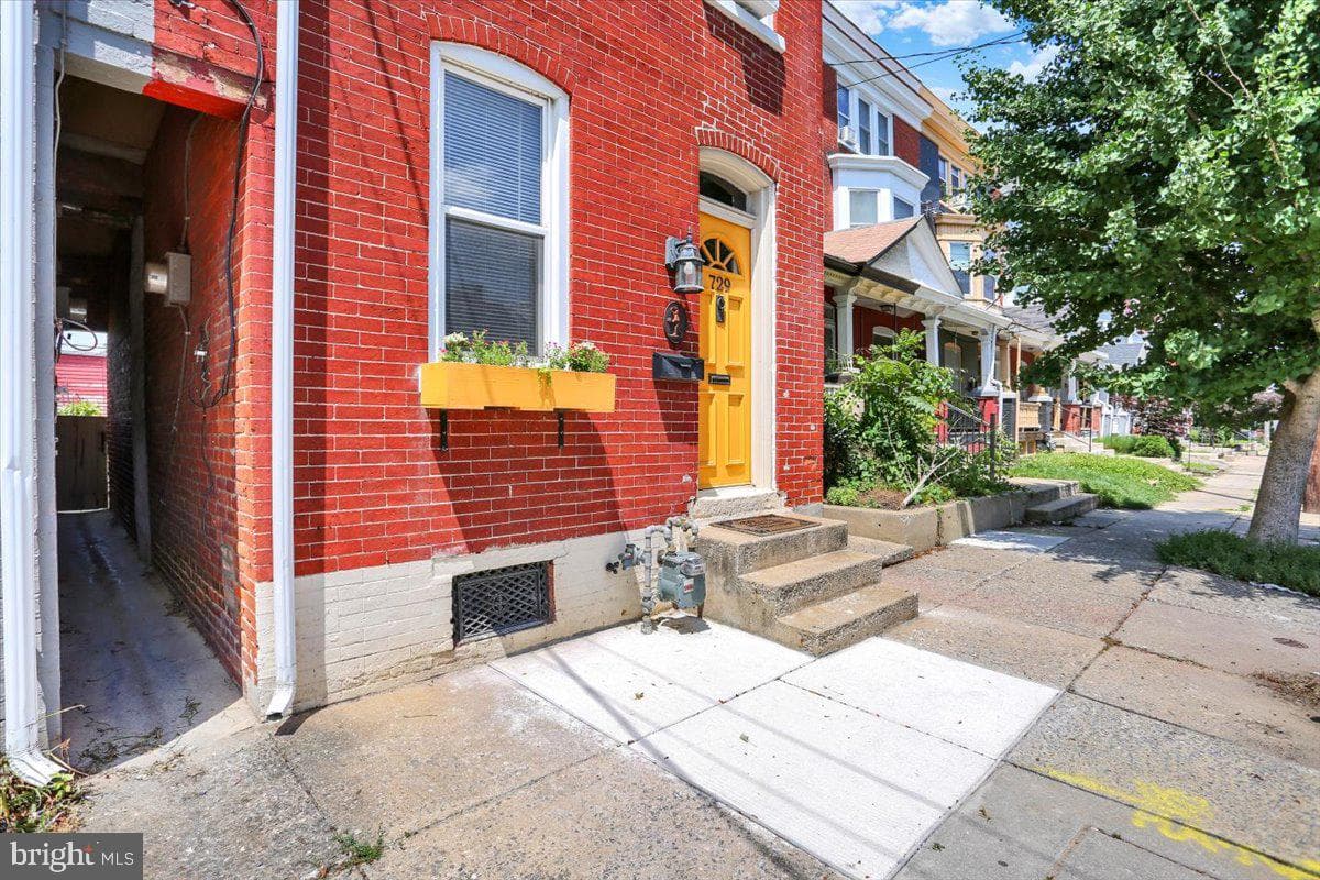 729 E Chestnut Street photo 2