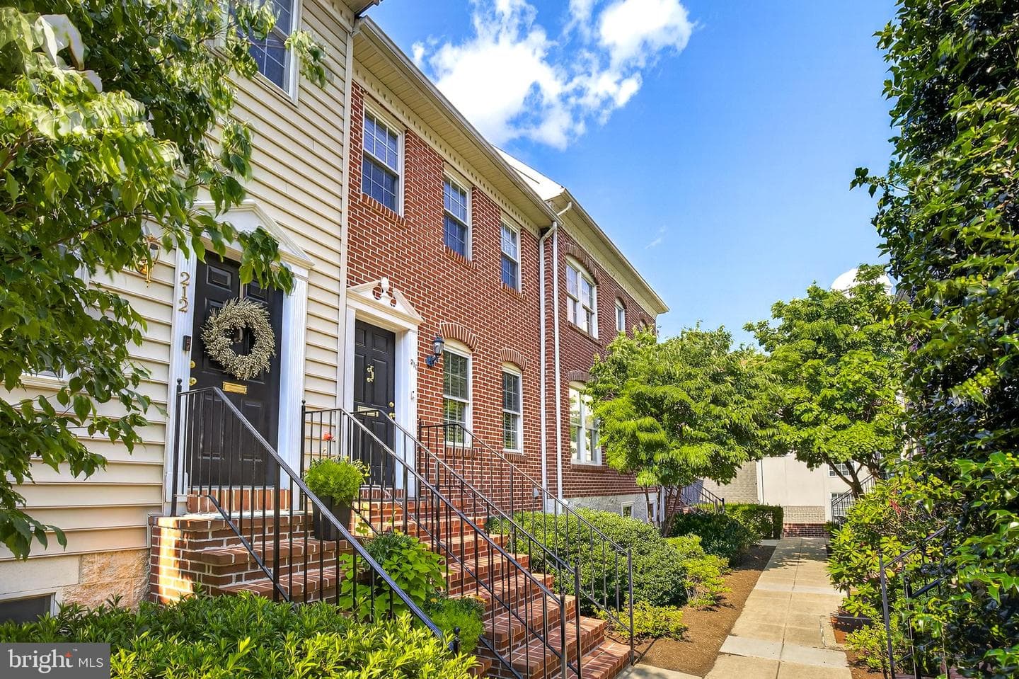 210 W Lemon Street photo 1