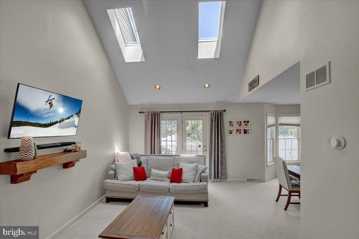 8 Spring Hill Lane photo 12