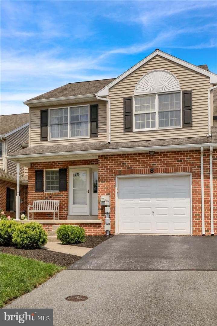 8 Spring Hill Lane photo 4